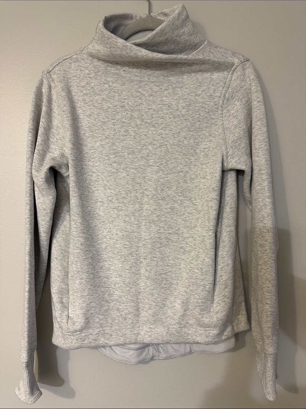 NEW Athleta Light Gray Cozy Turtleneck Pullover, fits small